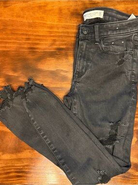 Abercrombie & Fitch Black Skinny Distressed Jeans